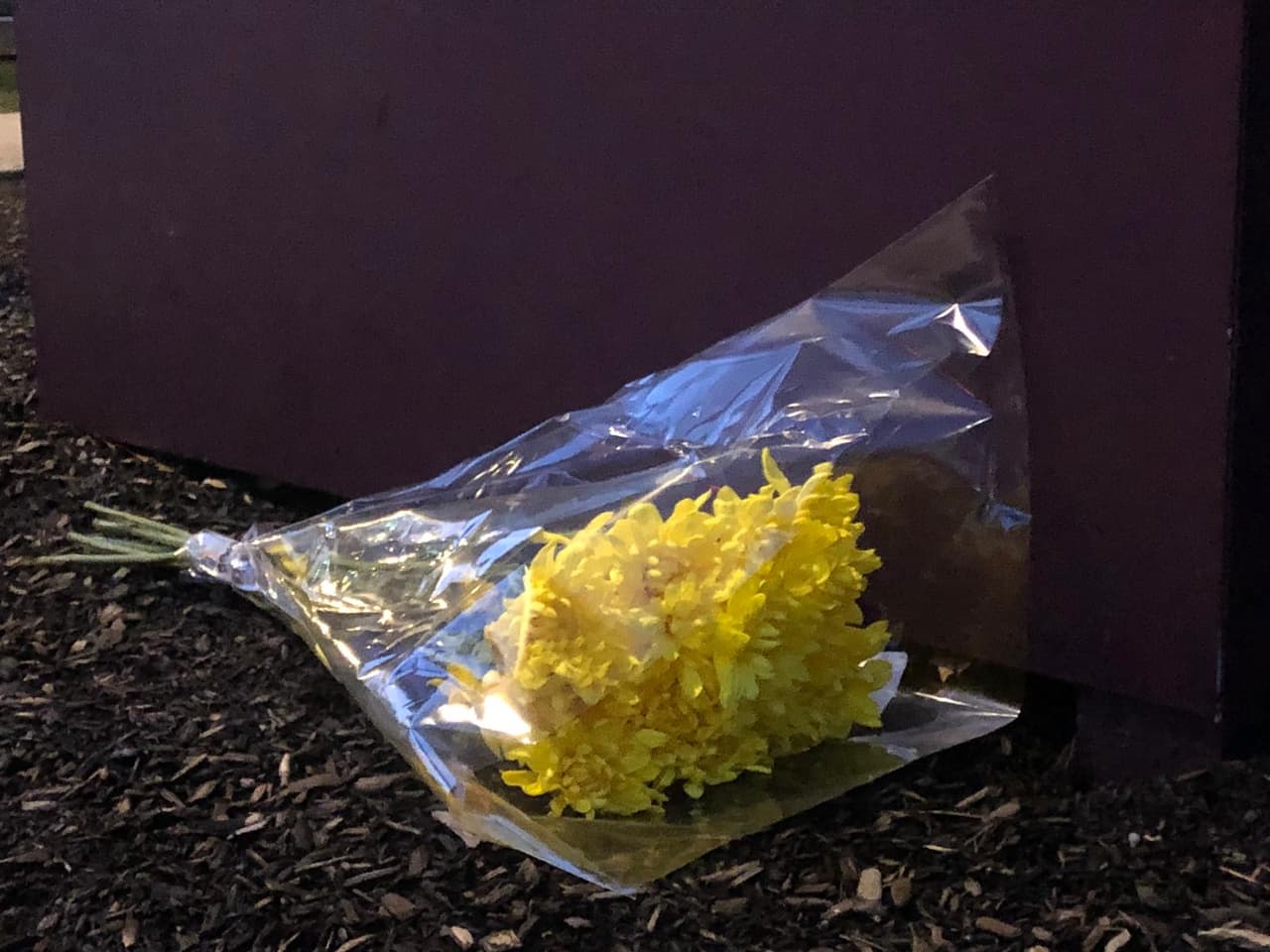 Más allá de su habilidad en la cancha, Bryant es recordado por su compromiso continuo con su alma mater, ya sea por la dedicación del gimnasio que lleva su nombre o por su apoyo a los equipos de baloncesto de niños y niñas.