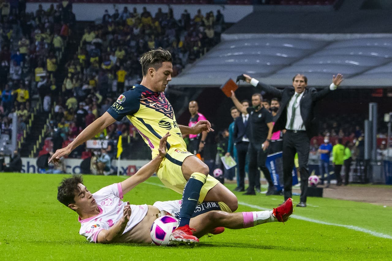 Con goles de Alvaro Fidalgo y Sebastián Córdova, América vence 2-1 a Santos, llegan a 31 puntos y continúan como líderes del torneo.