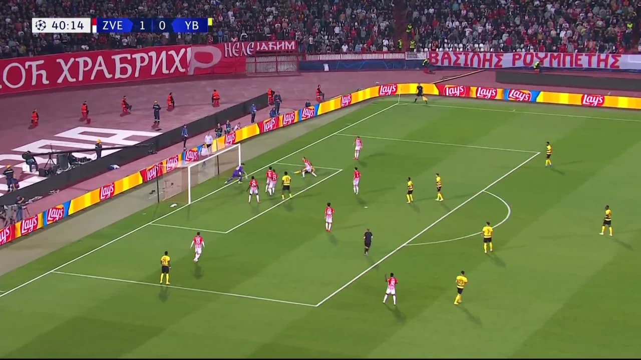 ¡TIRO ATAJADO! disparo por Cedric Itten.