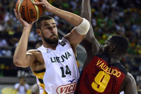 Por su parte Lituania venció a la selección de Angola por 75-62, y ligó su segunda victoria en el Mundial.