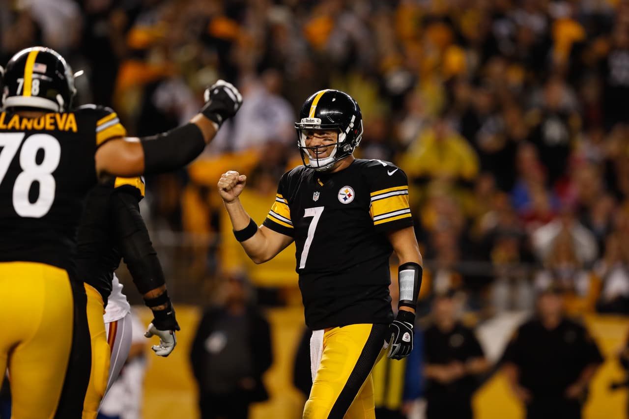 Pittsburgh Steelers quarterback Ben Roethlisberger (7) celebrates during an NFL football game against the Kansas City Chiefs on Sunday, Oct. 2, 2016, in Pittsburgh. Pittsburgh won 43-14. (Aaron M. Sprecher via AP)