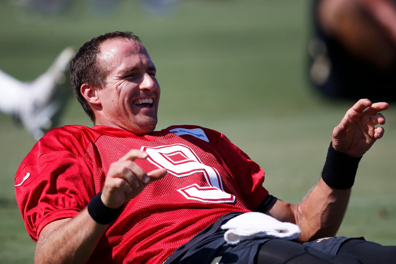 2)
<b>Drew Brees, New Orleans Saints</b>. En 2017 impuso el récord de mayor porcentaje de pases completos (72%) en una temporada, pasó de las 4 mil yardas. Tiene 39 años y nada parece detener a Brees. Nada.