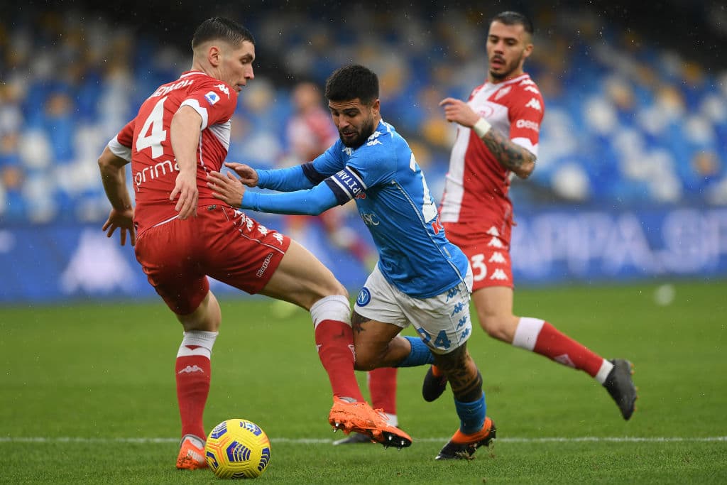 La Fiorentina cae como visitante ante el Napoli de Gattuso 6-0. Los goles corrieron a cargo de Diego Demme, Piotr Zielinski, Matteo Politano, doblete de Lorenzo Insigne y el mexicano Hirving Lozano anotó el tercer tanto del encuentro, durante la Jornada 18 de la Serie A.