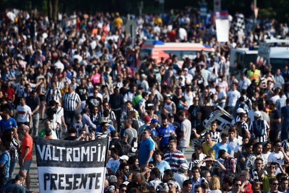 Todo listo en el Olympiastadion donde Juventus y Barcelona se enfrentarán.