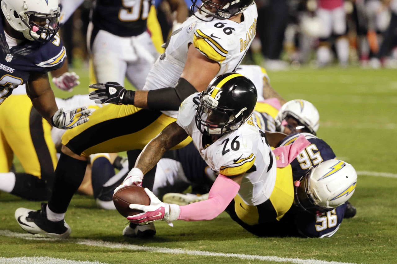 10. PITTSBURGH STEELERS (3 - 2) La ausencia de Ben Roethlisberger ha sido compensada con fuerte ataque terrestre encabezado por Le'Veon Bell, así como el receptor Antonio Brown que lleva ritmo para alcanzar las 1,500 yardas. La defensiva es la 18 de la Liga, lejos del acostumbrado nivel pero suficiente por ahora para mantener marca ganadora. Michael Vick ha encontrado identificación con este equipo.