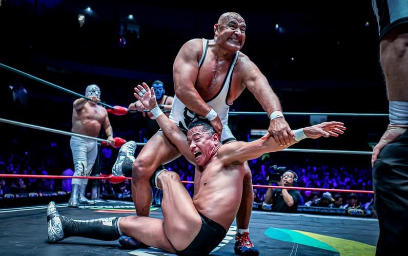 Negro Navarro somete al 4:40