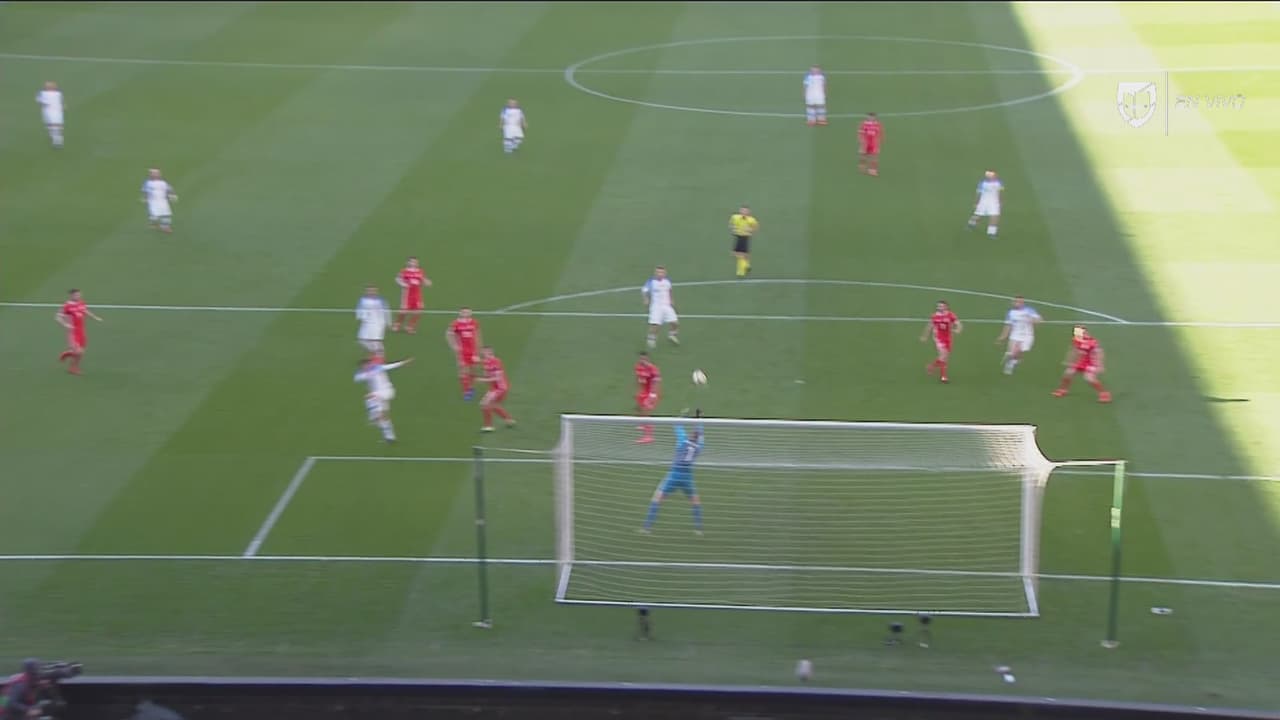 ¡Atajadón y strike! Hennessey impide el empate de Eslovaquia y luego Hancko abanica