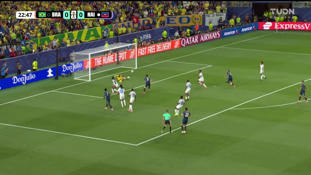 ¡GOL!  anota para Brasil. Matheus Cunha