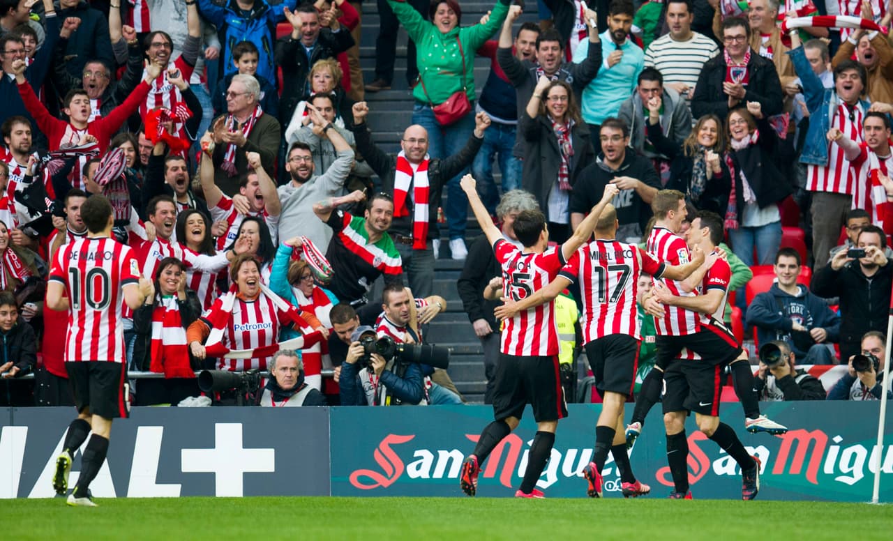 Los rojiblancos esperan hacer pesar su cancha tal como lo hicieron en la Supercopa Española con un plantel en donde destacan contrataciones como Bóveda, Eraso y Elustondo. El pronóstico los coloca en puestos europeos pero sin luchar por el título.
