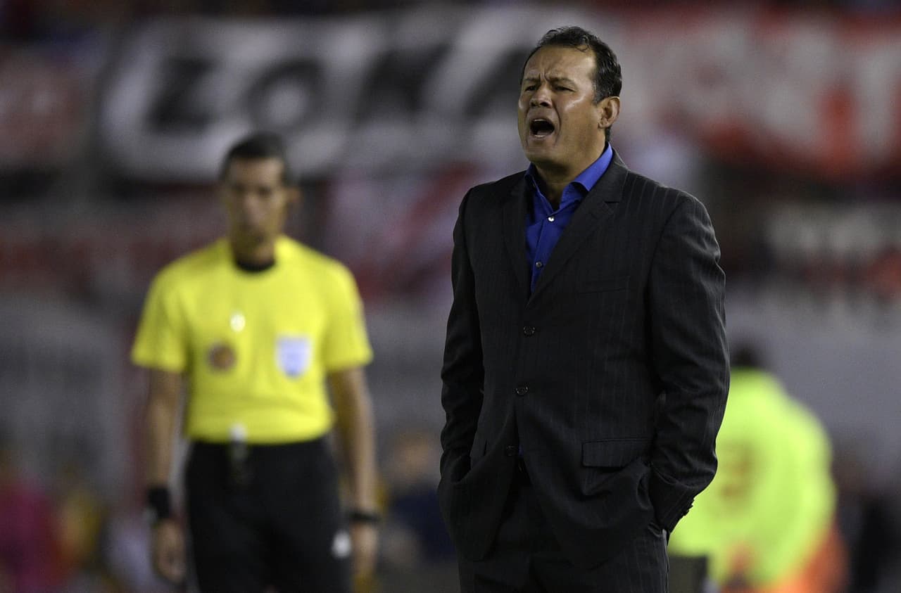 El peruano Juan Reynoso es auxiliar técnico del Puebla. Como futbolista estuvo entre 2000 y 2002 con Necaxa y luego cerró su carrera como jugador en tierra inca.