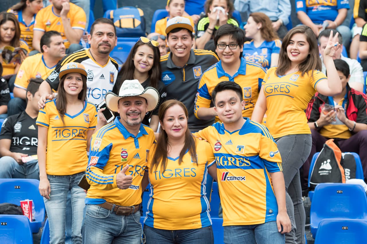 La afición de Tigres siempre presente cuando su equipo se presenta. El Estadio Universitario es una de las aduanas más complicadas del futbol mexicano,