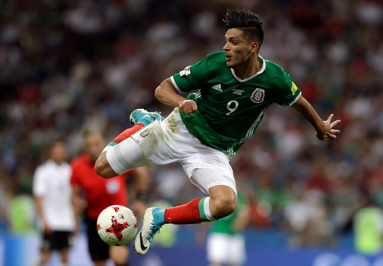 Raúl Jiménez de a poco recupera la confianza de su técnico en Benfica y en su comienzo de temporada en la Liga de Portugal disputó los últimos 10 minutos del triunfo contra Braga.