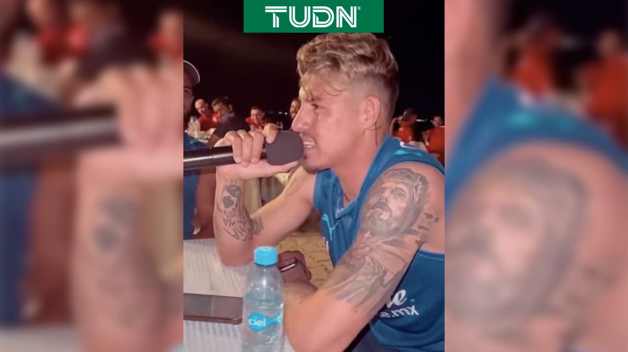 ‘Chicote’ Calderón canta en la pretemporada de Chivas