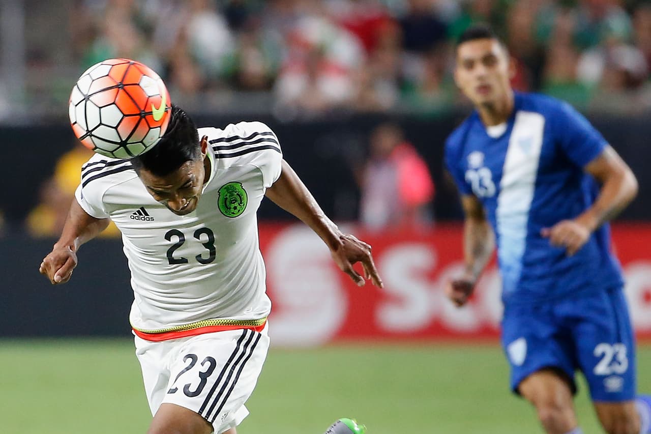 El medio campo no se ha salvado de los movimientos, pues han pasado por ahí gente como el 'Gallito' Vázquez con una evidente baja de juego por una lesión.