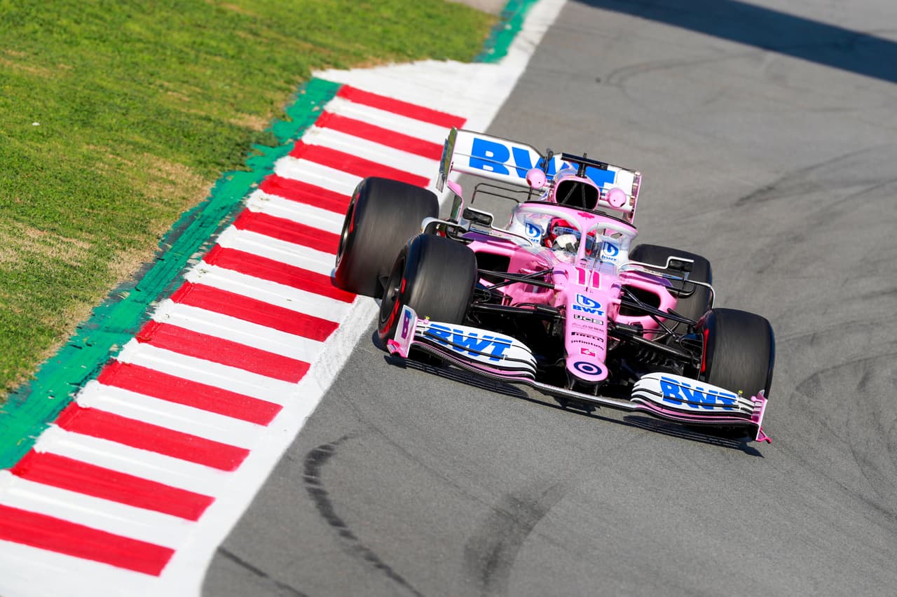 La gran sorpresa de la jornada fue la actuación del mexicano Sergio Pérez, tercero con su Racing Point, a 399 milésimas de Hamilton. Max Verstappen (Red Bull) quedó cuarto.