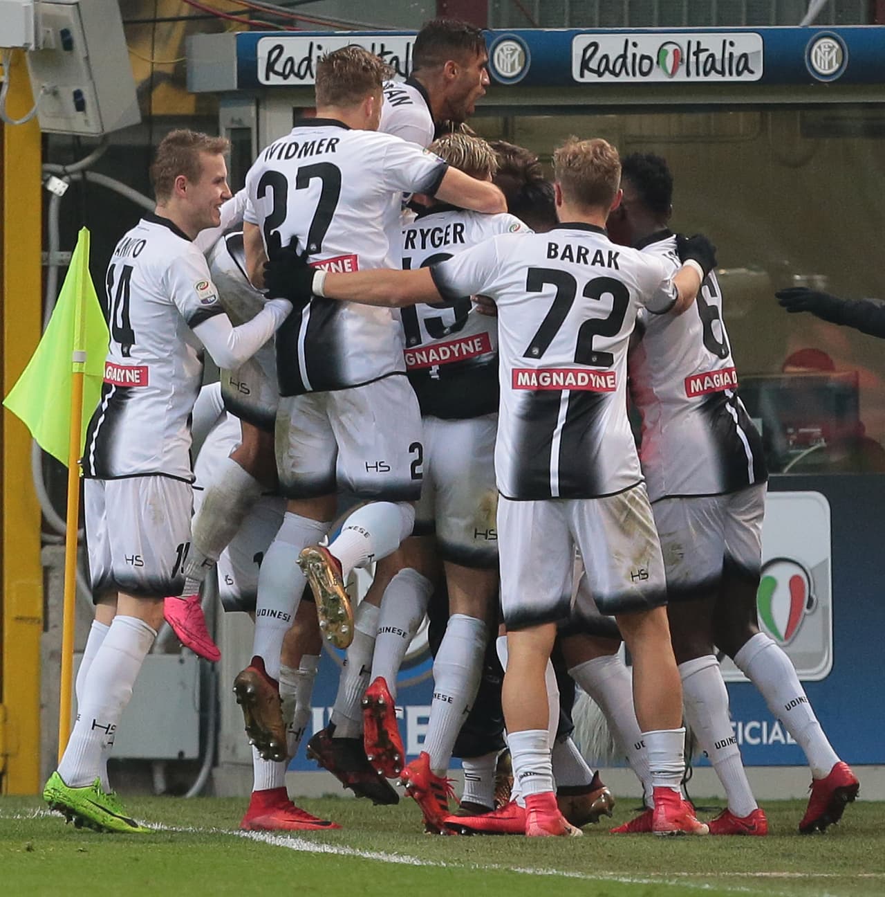 Al minuto 14 del primer tiempo, Kevin Lasagna puso el 0-1 en el estadio Giuseppe Meazza.