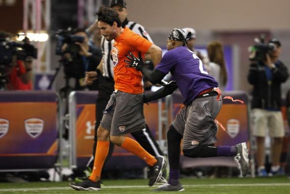 La Conferencia Nacional se impuso a la Conferencia Americana en el Tazón Latino IX y Hristo Stoichkov, para sorpresa de todos, fue reconocido como el MVP del juego, disfruta aquí de las mejores imágenes (Foto: Mario Castillo).