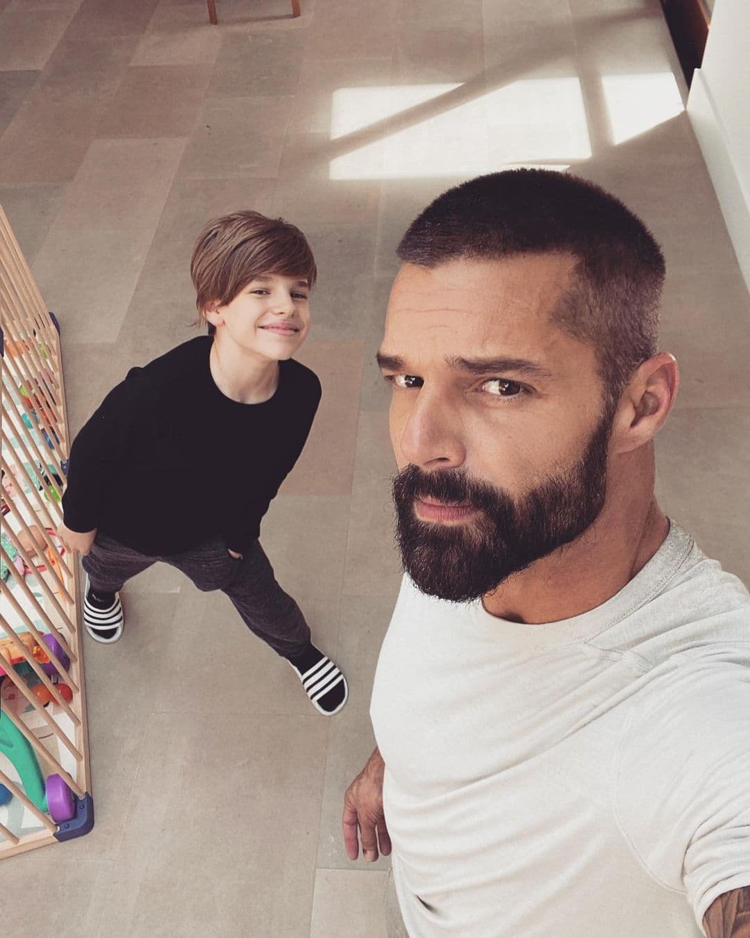 Siempre decía: 'Un día, quiero abrir la puerta de mi casa y ver a muchos niños corriendo hacia mí diciendo:' ¡Papá, papá, papá! ' Eso es algo con lo que siempre he soñado ".