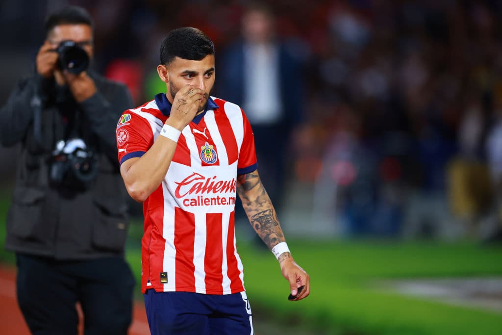 Gritan a Alexis Vega “borracho” en el Pumas vs. Chivas