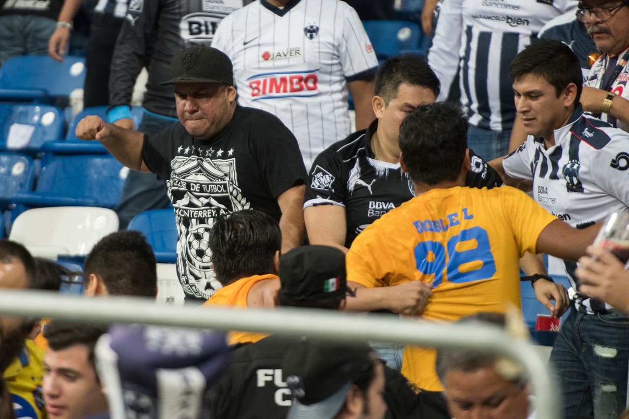 Action photo during the match Monterrey vs Tigres UANL, Corresponding to the second leg of the Quarterfinals of the Clausura 2017 Tournament of the Liga BBVA Bancomer MX, at BBVA Bancomer Stadium. Foto de accion durante el partido Monterrey vs Tigres UANL, Correspondiente al partido de vuelta de los Cuartos de Final del Torneo Clausura 2017 de la Liga BBVA Bancomer MX, en el Estadio BBVA Bancomer, en la foto: Fans 13/05/2017/MEXSPORT/Jorge Martinez.