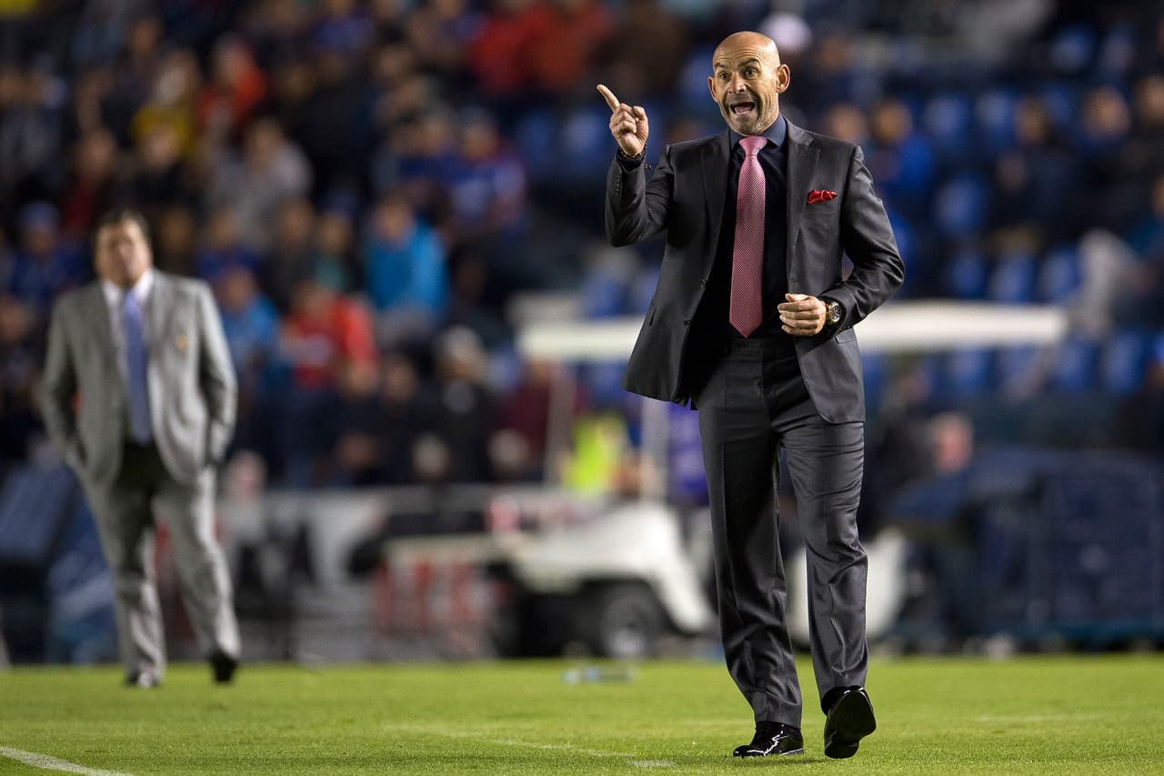 Sin embargo, la falta de gol volvió a jugarle en contra a Paco Jémez y en la Liguilla el América los eliminó sin anotar un solo gol.