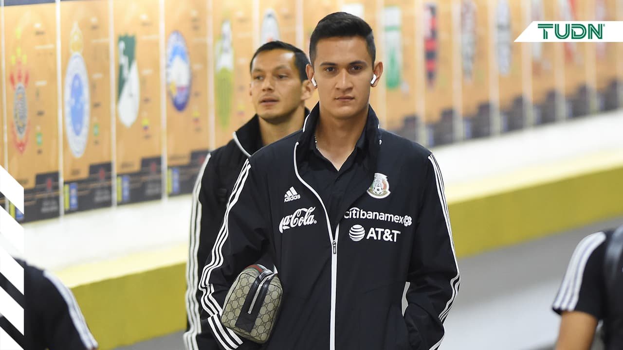 Raúl Gudiño y más jugadores quieren que Tena siga en Chivas