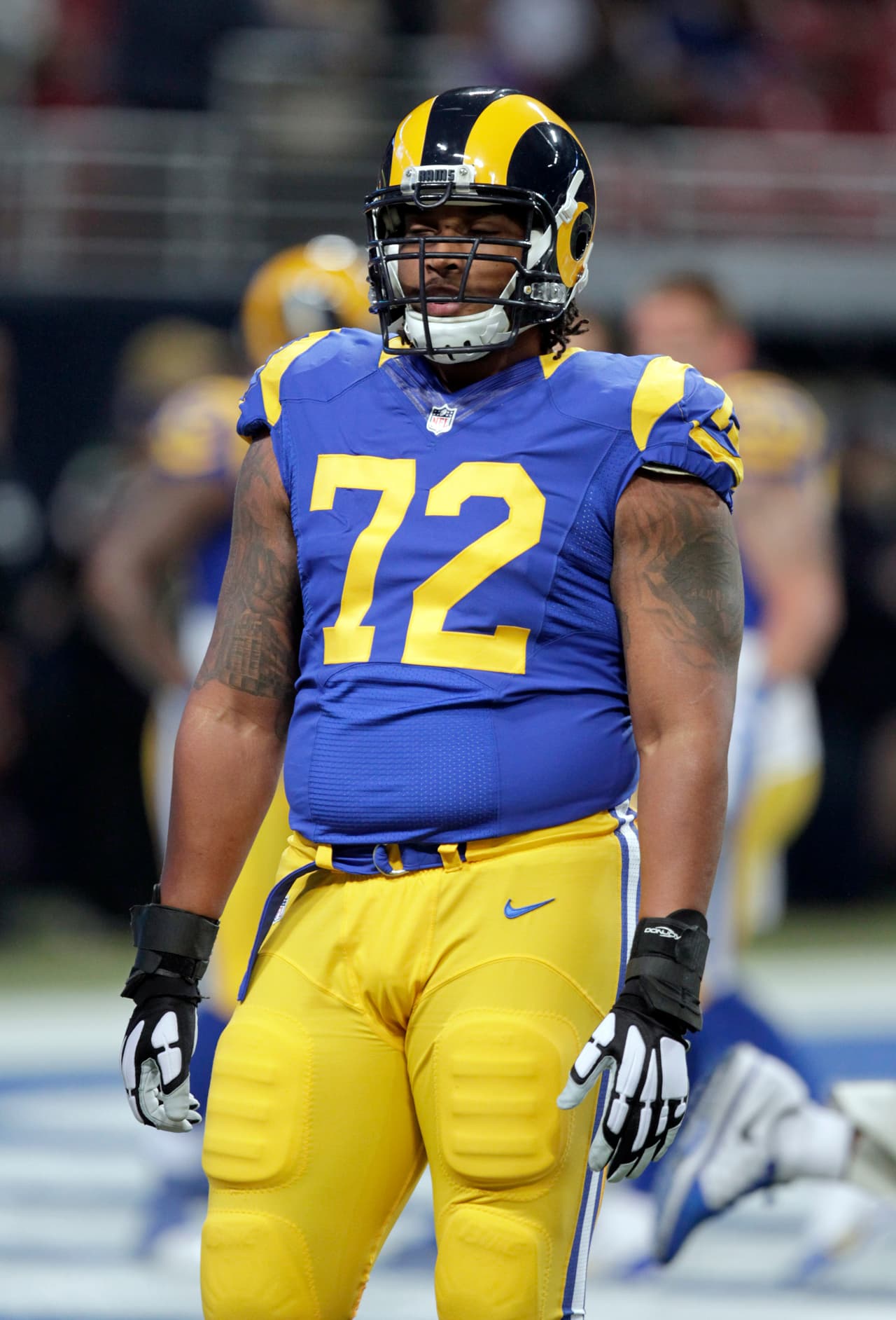 El ex tackle derecho de los Rams, Joseph Barksdale, firmó un contrato con los Chargers