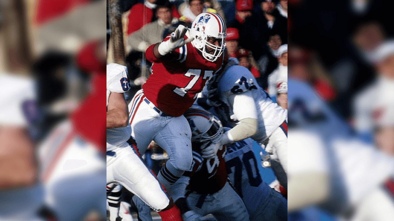 <b>Kenneth Simms | Draft: 1988 | Pick: 1 | Equipo: Atlanta Falcons | Posición: DT - Defensive Tackle</b>
<br>- Se tenían grandes expectativas sobre el como uno de los linieros a seguir en la época de los 80.
<br>- En su primera campaña una huelgaa de jugadores le impidió ver acción.
<br>- Para la segunda temporada se lesionó.
<br>- Por último, ya fue considerado como una selección errónea por la pobreza de sus números y su inconsistencia en el campo. 
<br>- Jugó el Super Bowl XX con Newe Englaand pero su equipo cayó por vapuleada 46-10 ante Bears.
<br>- Antes de retirarse mejoró sus números pero no logró cumplir con lo que se esperaba de él.