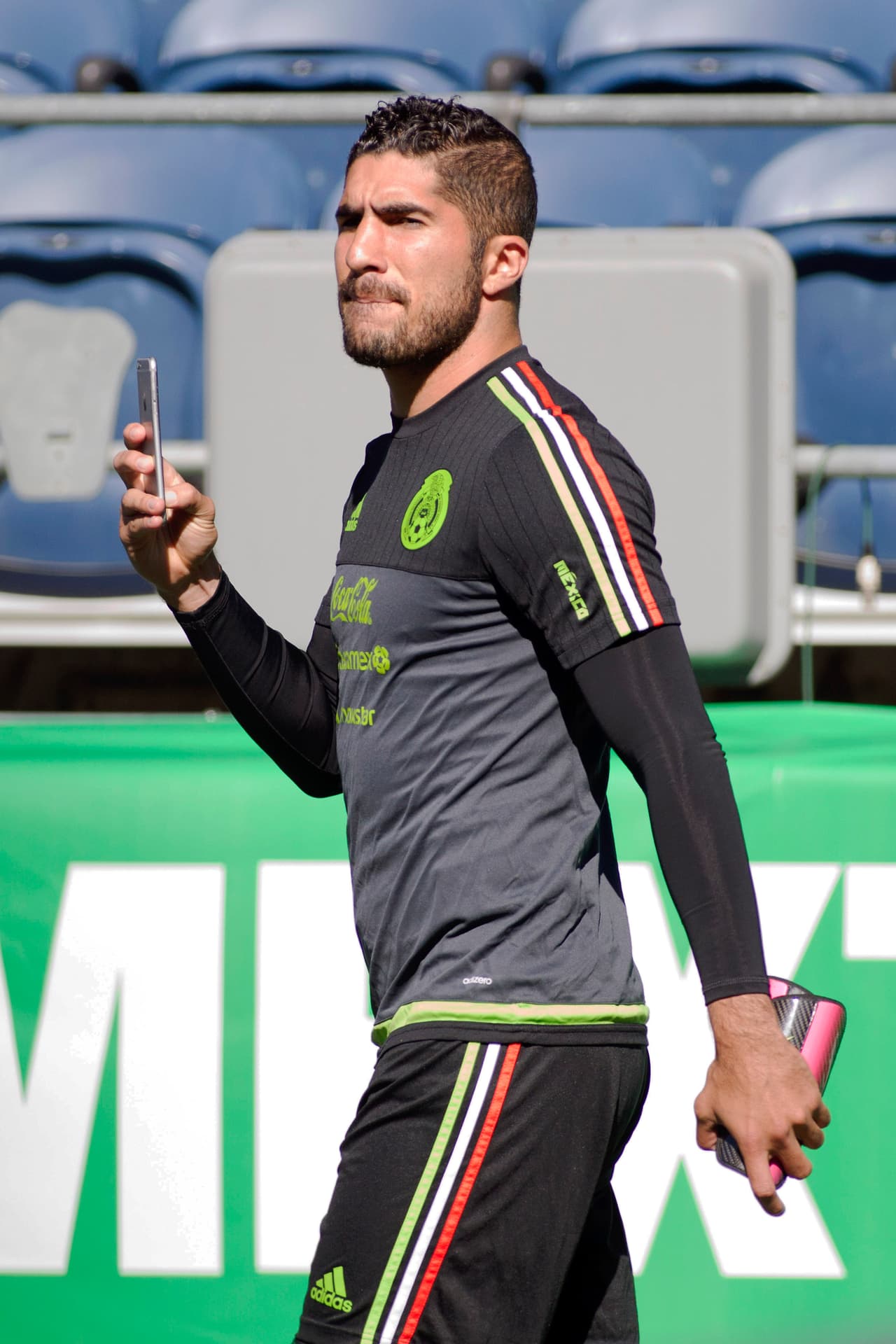 Jair Pereira ofreció solidez y liderazgo en la joven zaga mexicana. Tiene un siete.