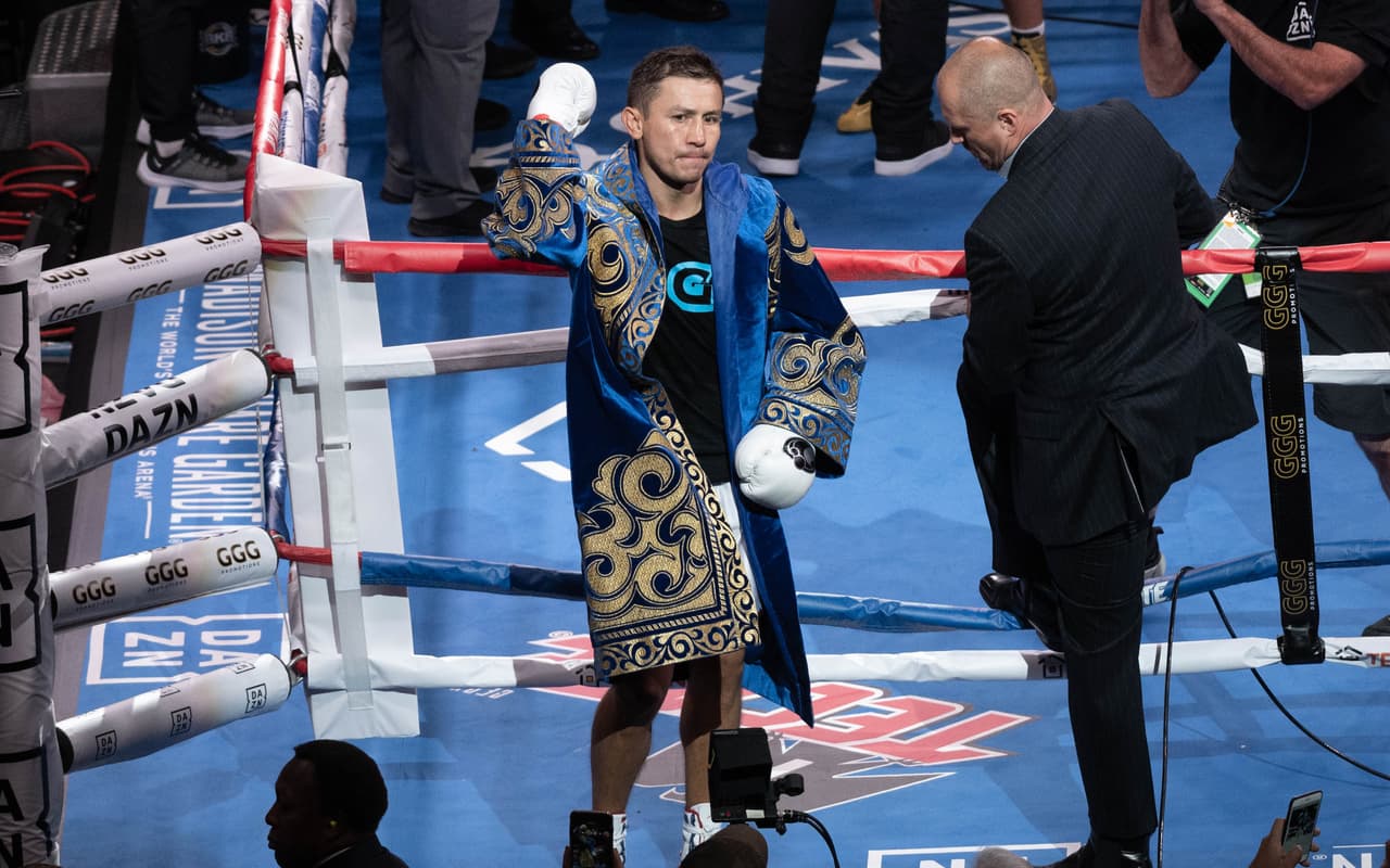 Gennady Golovkin se llevó la decisión unánime ante Sergiy Derevyanchenko para coronarse campeón mundial de la FIB en el Madison Square Garden.