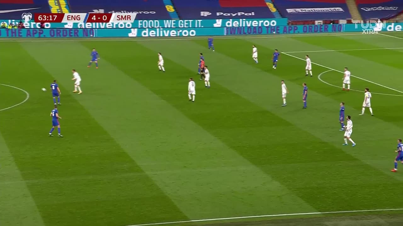 ¡TIRO ATAJADO! disparo por Jesse Lingard.