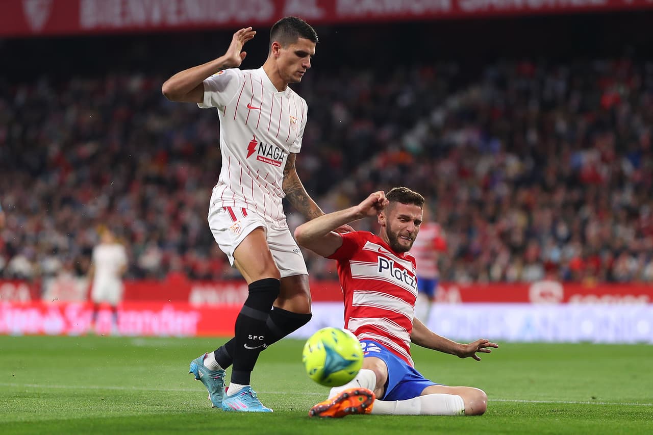 Sevilla sufrió pero en los minutos finales logró sacar la victoria ante el Granada que comenzó ganando el encuentro.