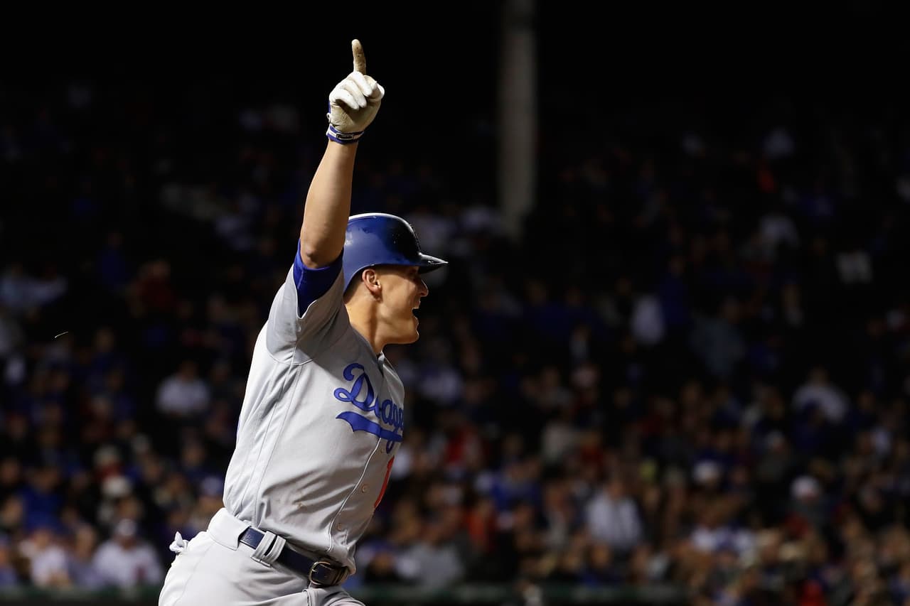 Kike Hernández fue el hombre el partido. El puertoriqueño se destapó con 3 cuadrangulares y 7 carreras producidas para cargar con la ofensiva angelina.