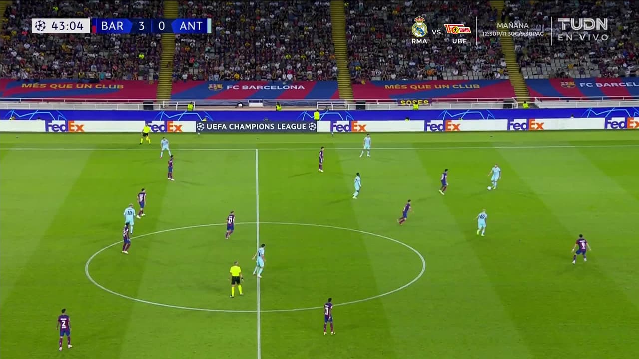 ¡TIRO ATAJADO! disparo por Arbnor Muja.