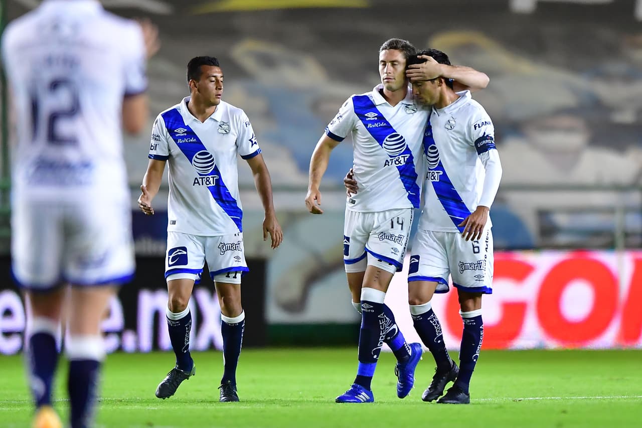 Las anotaciones de Santiago Ormeño al 85' y Daniel Álvarez al 90+5', Puebla consigue una increíble remontada y vence al León 1-2. La franja lleva cuatro partidos sin ver la derrota, de los cuáles tres han sido victorias. León se queda en la posición número 15 del torneo con 7 puntos.