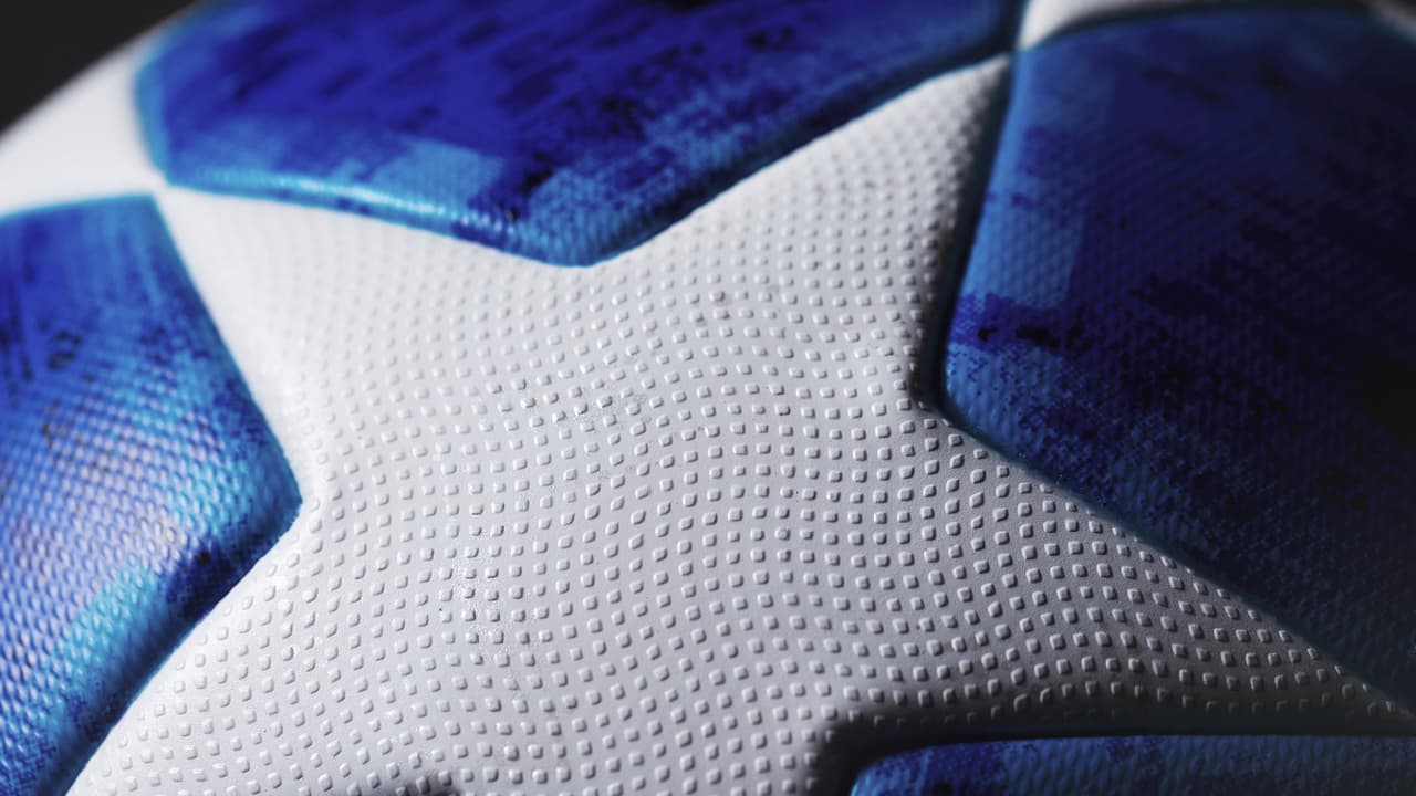 El nuevo detalle para destacar en el diseño del balón es que por primera vez las estrellas en su diseño, que suelen sobresalir, son de color blanco.