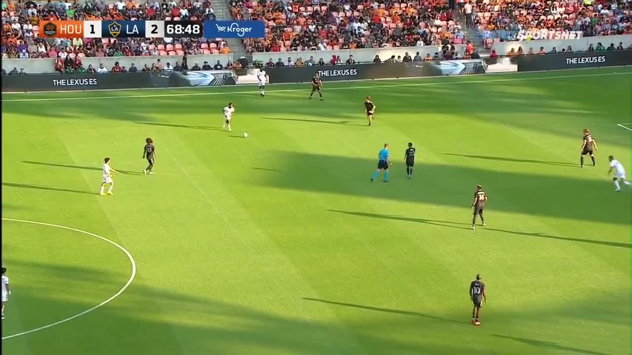 ¡Un hermoso toque! Dejan Joveljic anota para LA Galaxy