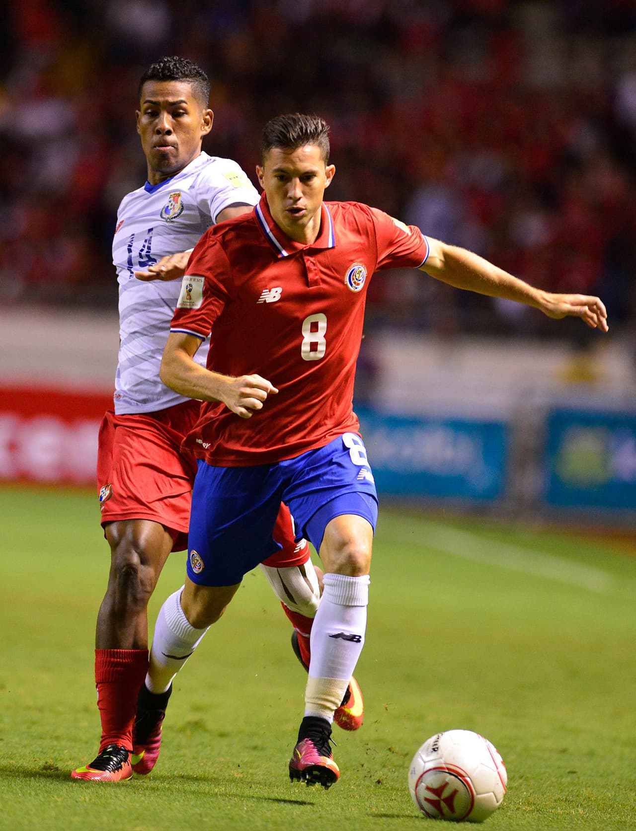 5. Bryan Oviedo (Sunderland - Inglaterra) - Por su parte, el mediocampista del club inglés es quien cierra los 5 más costosos de Costa Rica con un valor de 3 millones de euros.