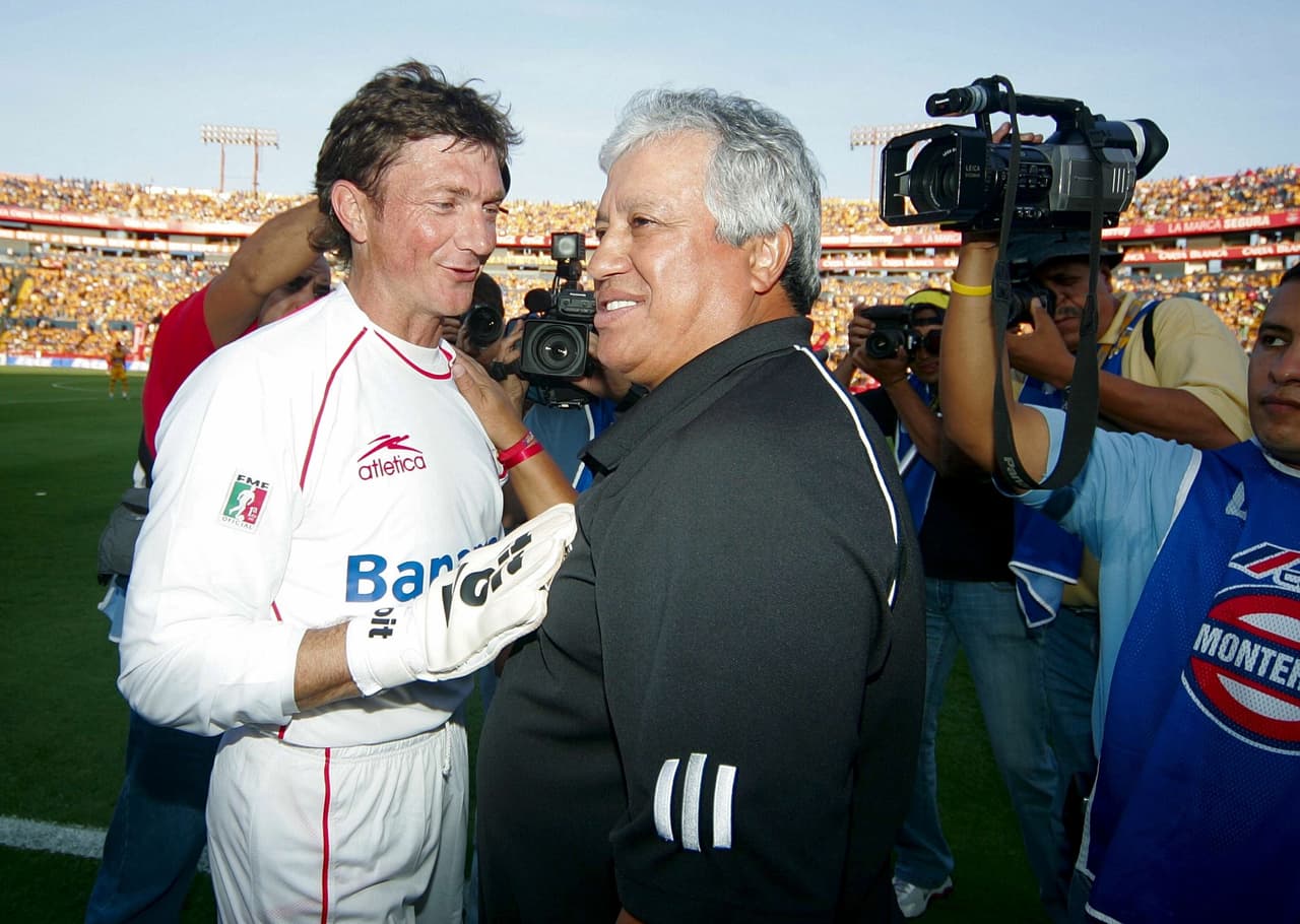 Y es que, en sus épocas como guardameta mexiquense, lo tuvo como DT al legendario Américo Rubén Gallego.