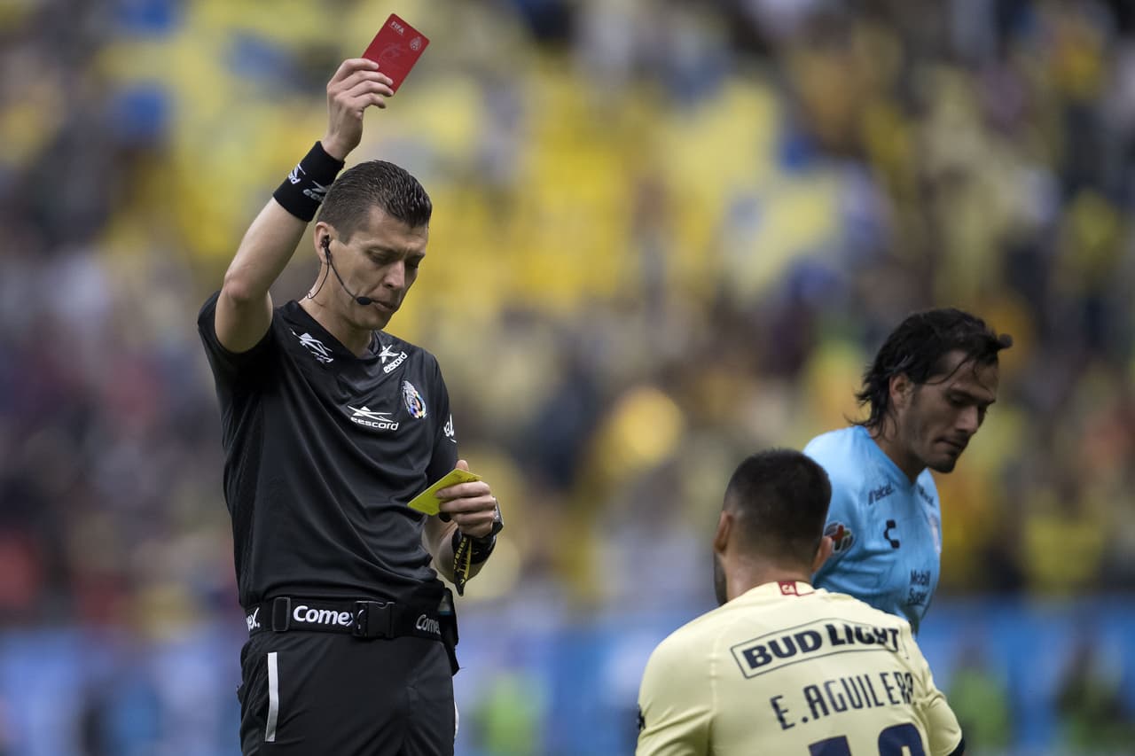Por si fuera poco, Emanuel Aguilera fue expulsado ante Pachuca, aunque los de Coapa podrían apelar.