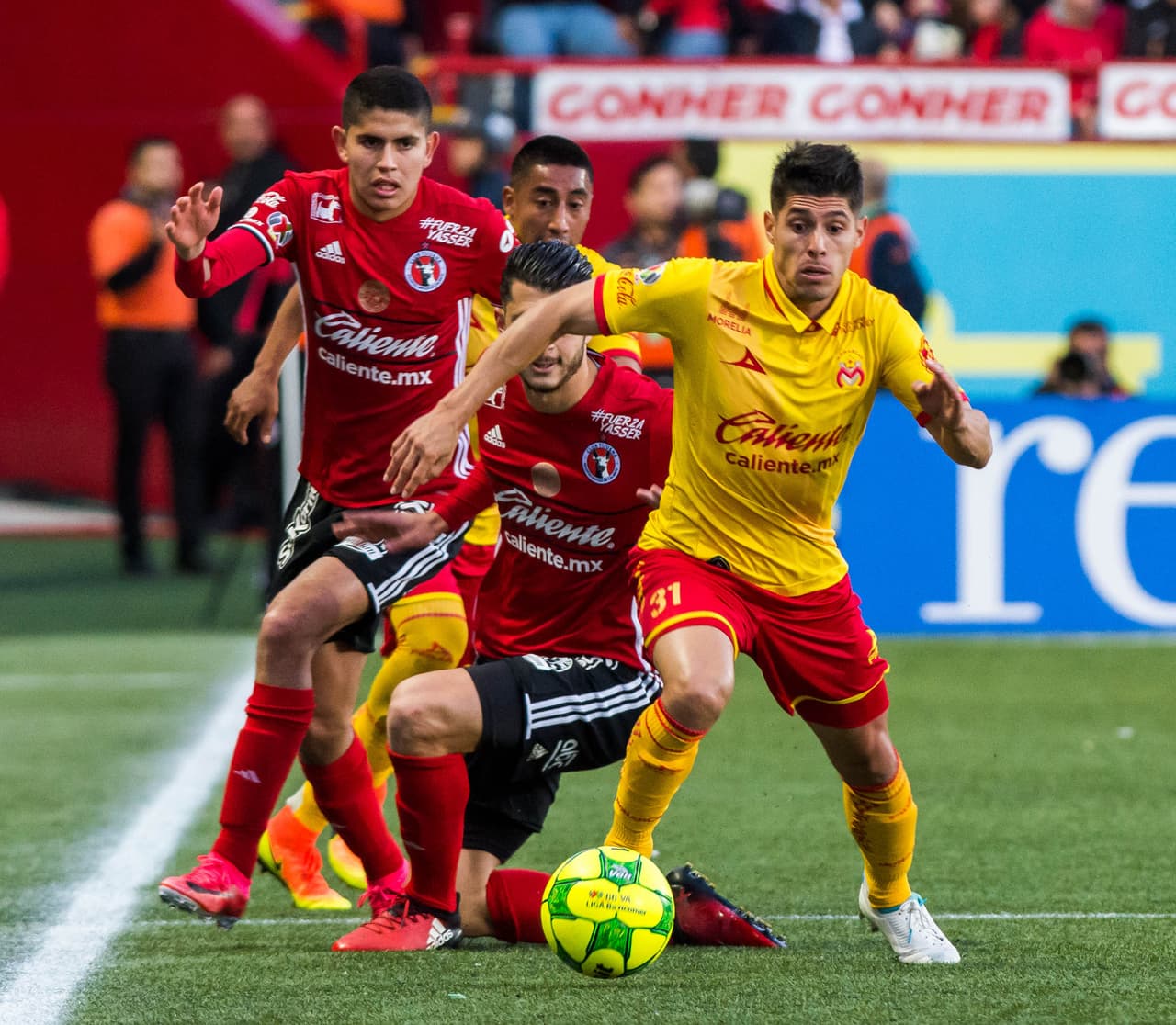 Desde los primeros minutos, Xolos se lanzó al ataque con Avilés Hurtado como su mejor hombre.