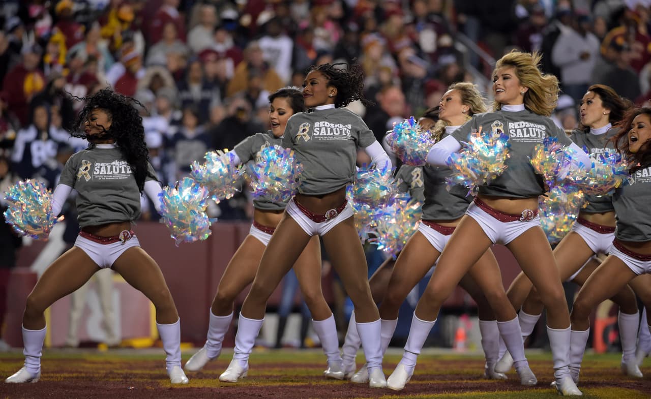 Ella es Kirsten, una belleza de segundo año de las Washington Redskins que podrás disfrutar con sus mejores tomas.