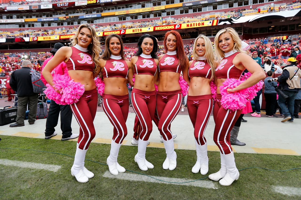 Ella es Kirsten, una belleza de segundo año de las Washington Redskins que podrás disfrutar con sus mejores tomas.