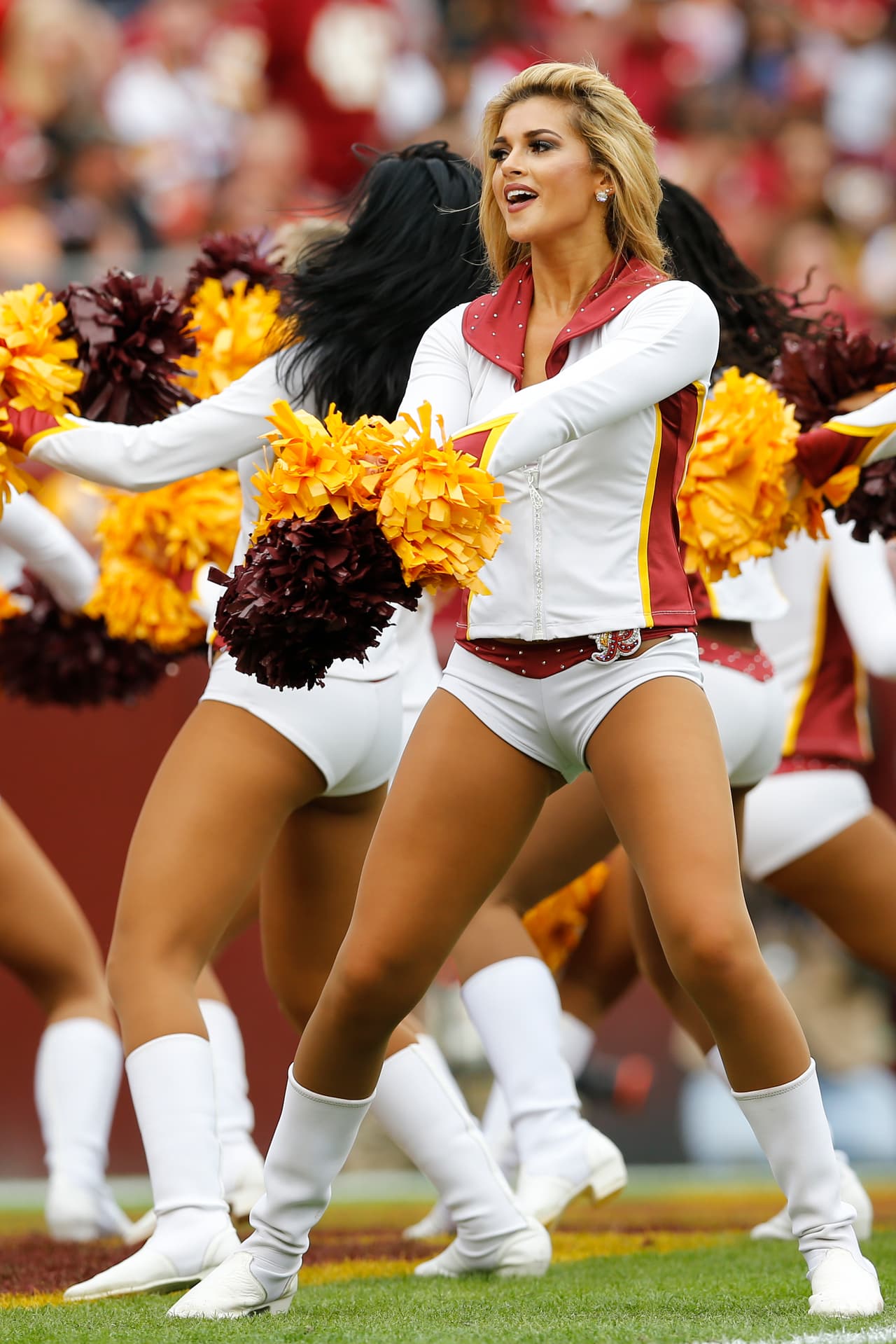 Ella es Kirsten, una belleza de segundo año de las Washington Redskins que podrás disfrutar con sus mejores tomas.