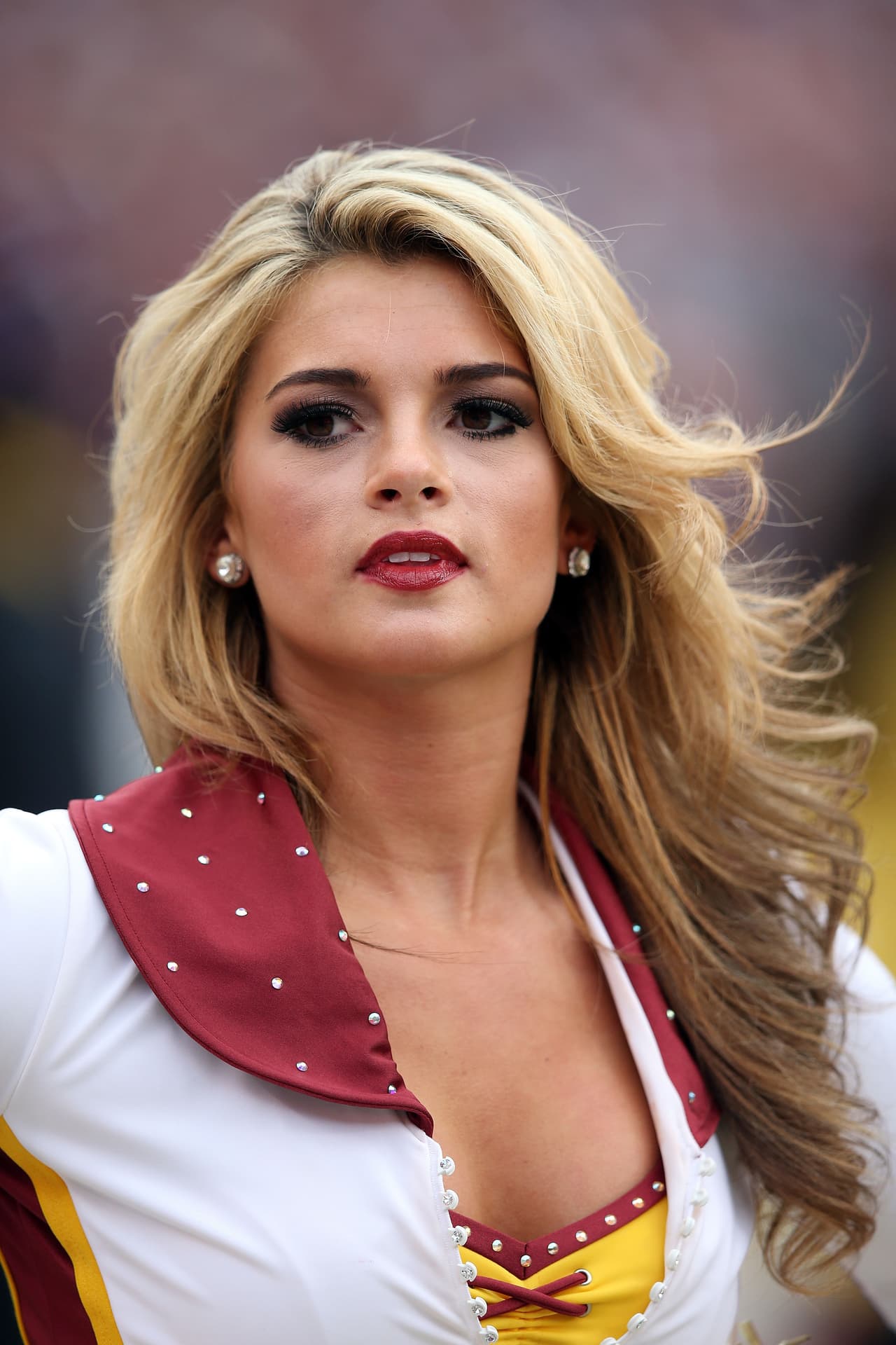 Ella es Kirsten, una belleza de segundo año de las Washington Redskins que podrás disfrutar con sus mejores tomas.
