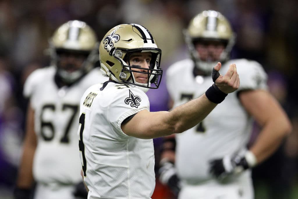 <b>3.- Drew Brees</b>
<br>A pesar de quedar como agente libre, Brees acaba de mencionar que regresará otra temporada con los New Orleans Saints.