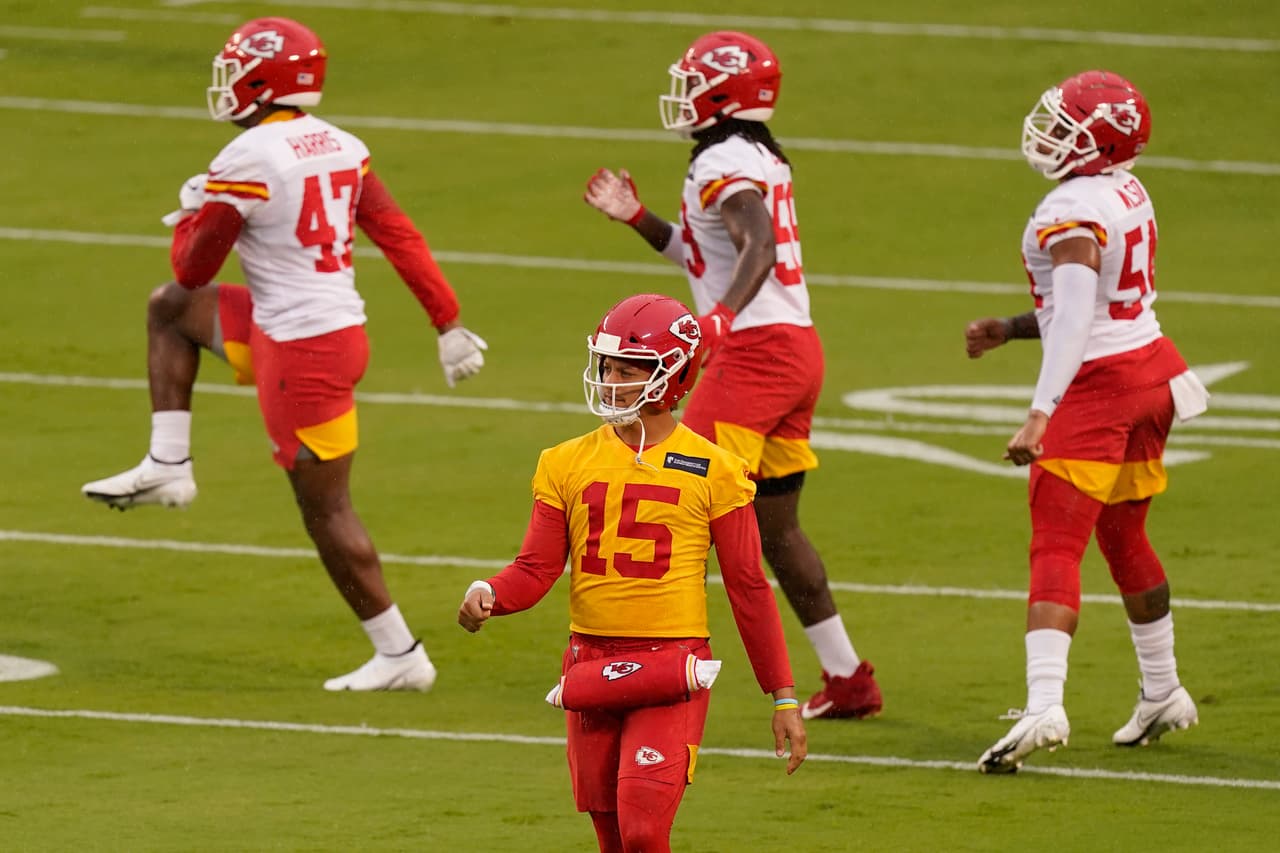 1 Kansas City Chiefs | Además de poseer una aplastante ofensiva liderada por Patrick Mahomes, sólo permitieron 11.5 puntos por juego en sus últimos 6 partidos de temporada regular.