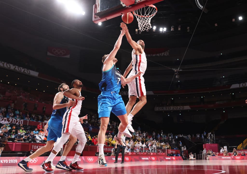 Francia frena a Doncic y enfrentará a Estados Unidos en basquetbol