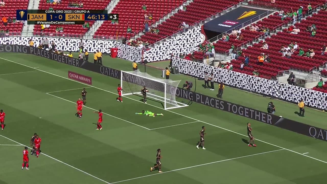 ¡GOL!  anota para Jamaica. Jon Russell