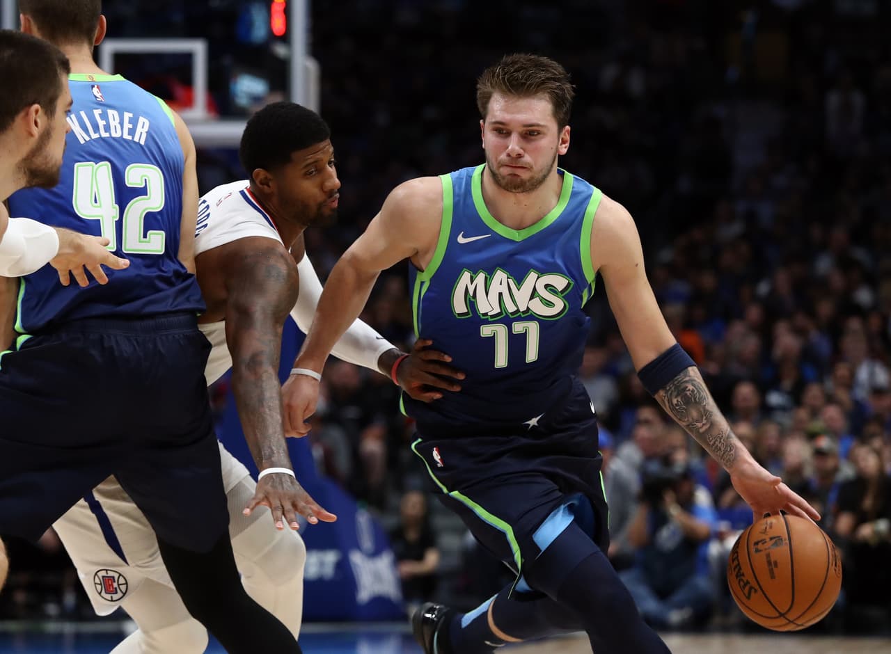 Tal vez Doncic no sea el más joven en conseguir 30 triples dobles, pues Markelle Fultz lo logró con tan solo 19 años y 317 días.